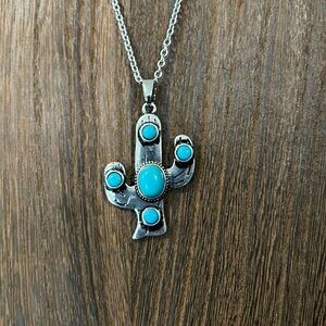 3/$18 RSVP Turquoise/Silver Cactus Necklace - New - Lot 438